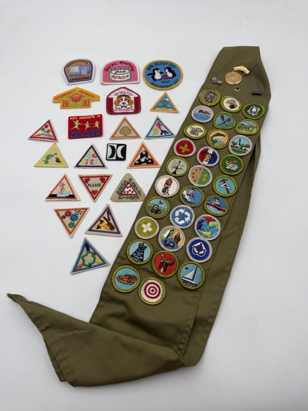 Vintage Girl Scouts Sash Merit Badges Pins Patches Large Mixed Scout Lot